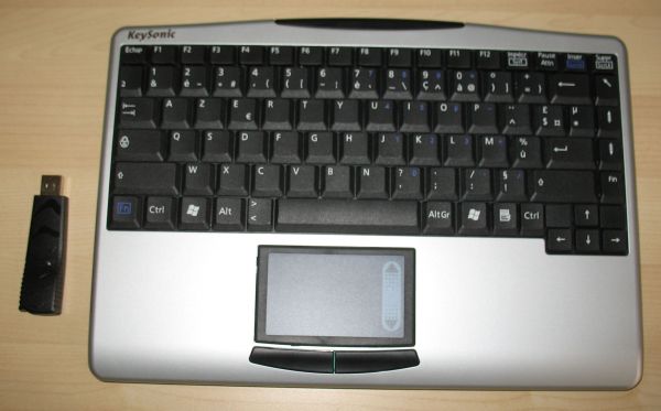 KeySonic ACK-540 RF : le clavier et son dongle