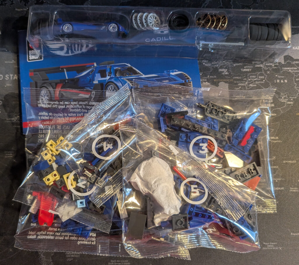 Mattel Brick Shop Cadillac Project GTP - Le contenu