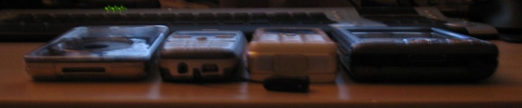 De gauche à droite : iPod 5G, SPV C600, SPH101 et Asus MyPAL A636